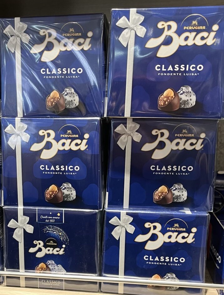 "イタリア土産"におすすめの、Baciチョコレート　Classico