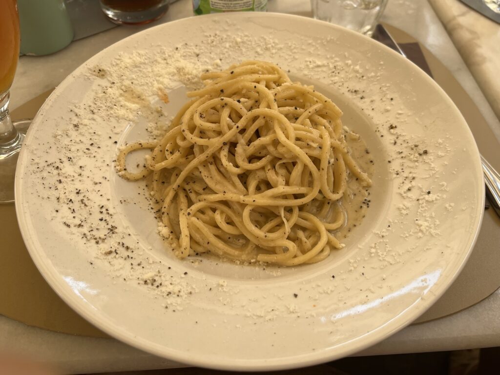 "イタリア土産"とは関係ないけど、イタリアの名物パスタ カッチョエペペ