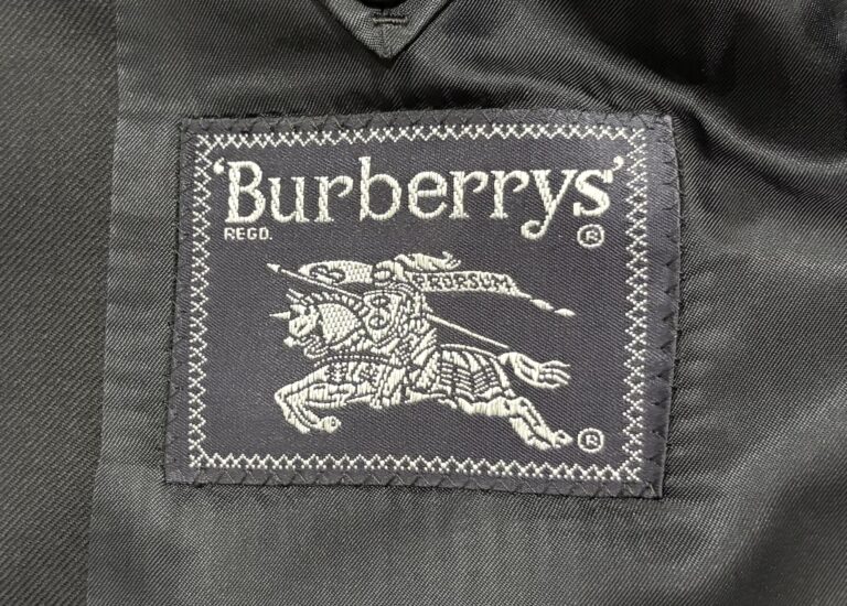 イタリア古着ディグ日記 #3 Burberry (バーバリー) ネイビーブレザー