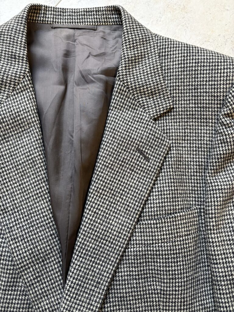 Belvest(ベルベスト)のテーラードジャケットのラペル。