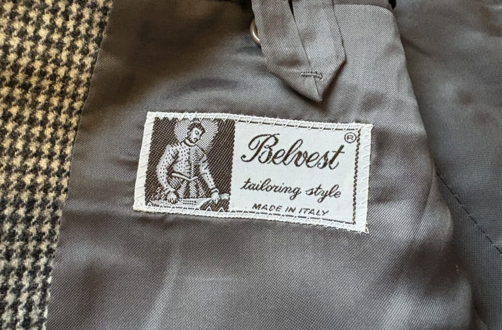 Belvest(ベルベスト)のテーラードジャケットの内タグ。