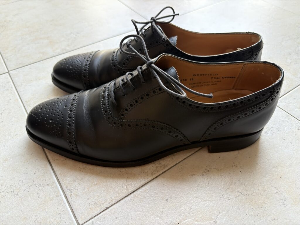 Crockett & Jones のセミブローグシューズ Westfield。