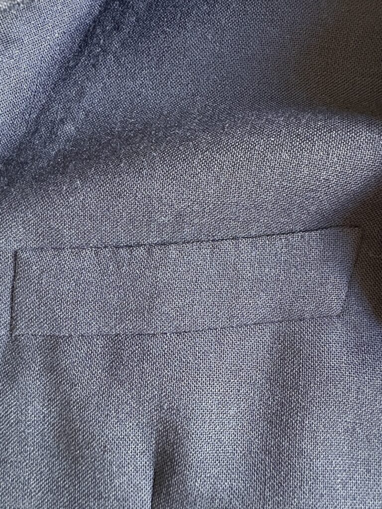 "ミラノスタイル"のTINCATI(Saint Andrews)のジャケット。胸ポケットの様子。