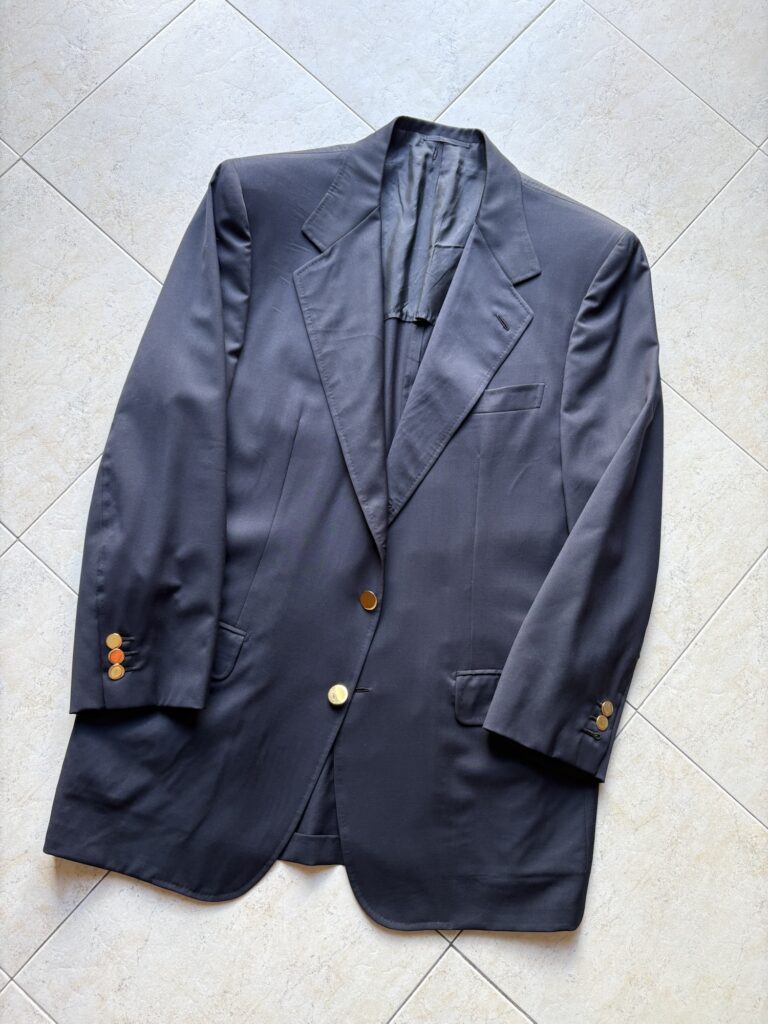 "ローマンスタイル"のBrioniのジャケット。