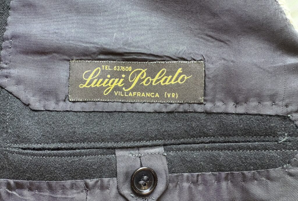 イタリアの”サルトリア” Luigi Polatoのテーラードジャケット。タグの様子。