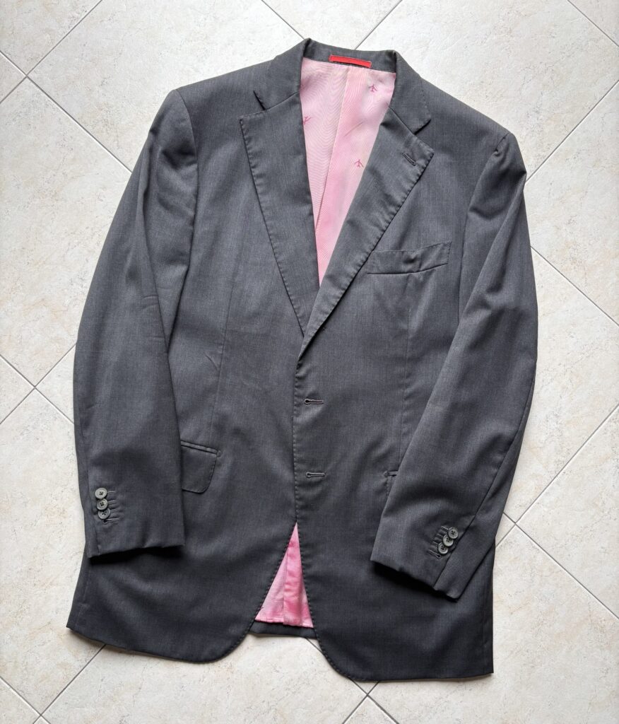 “ISAIA”のテーラードジャケット。グレゴリーモデル。