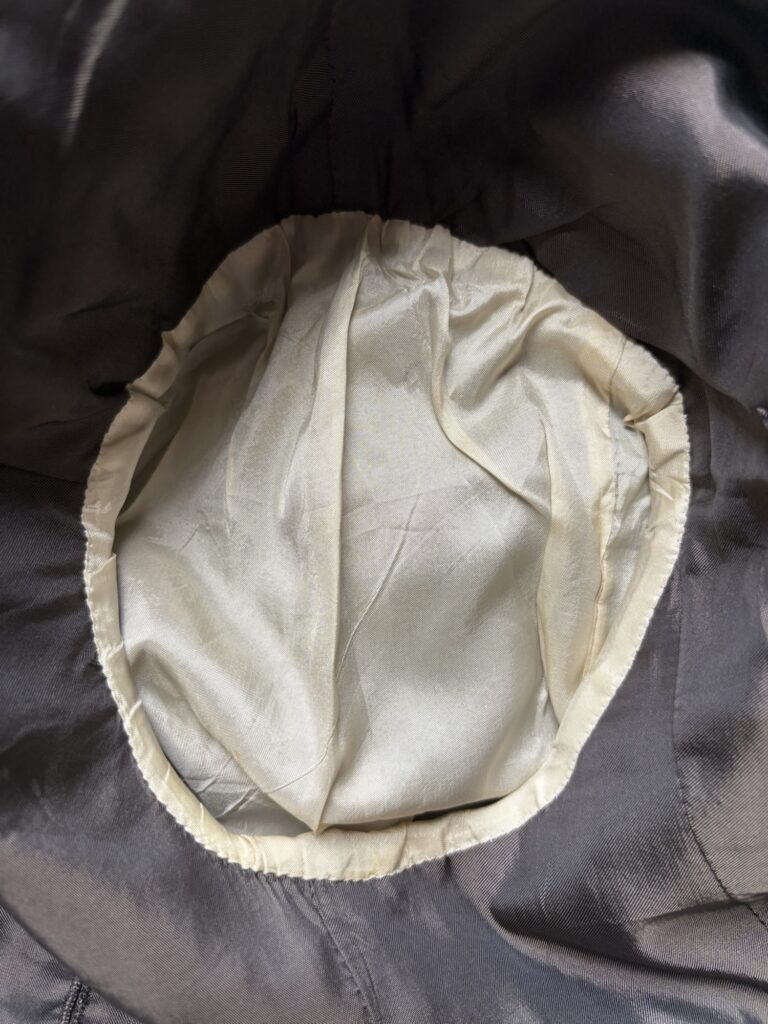チェザレアットリーニの前身である“Sartoria Attolini”のテーラードジャケットのアームホールの内側。