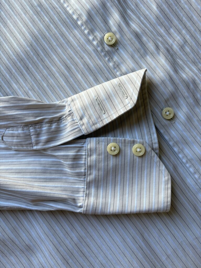 Corneliani(コルネリアーニ) ストライプシャツのカフス