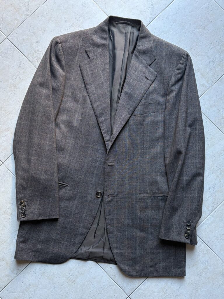 Cesare Attolini(チェザレ アットリーニ)の旧名であるSartoria Attolini(サルトリア アットリーニ)のテーラードジャケット。