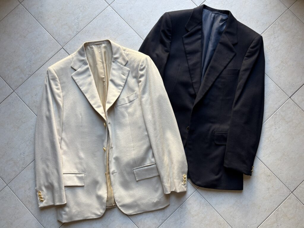 カシミヤフランネルの白とネイビーのジャケット