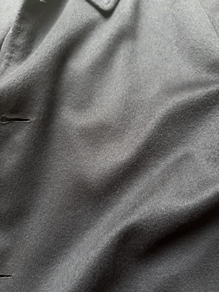 ブリオーニのコートに使われているカシミヤ