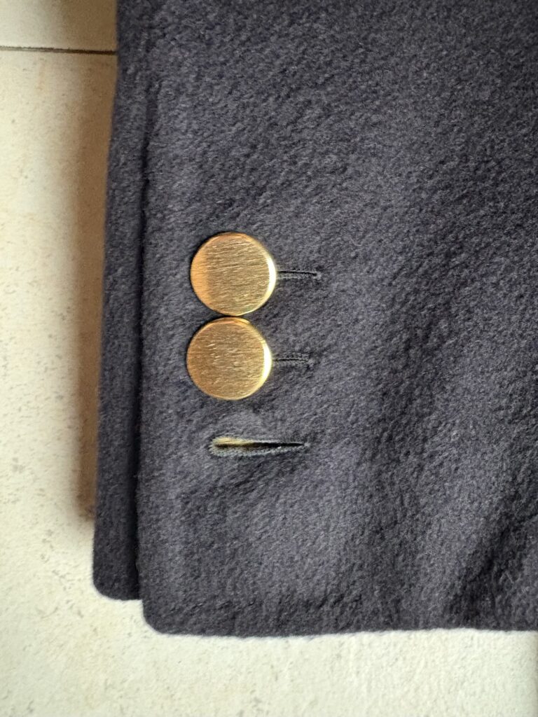 ローマのサルトリア G.VIGLIANTI ネイビーフランネルブレザー　本切羽の袖口