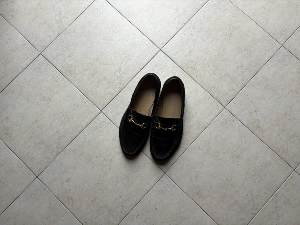 クラシックに昇華したデザイン GUCCI ビットローファー