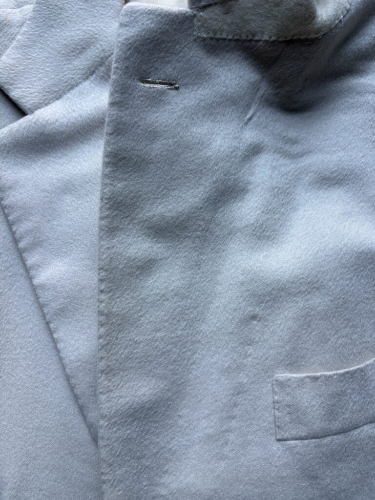 Kiton ホワイトカシミヤフランネルジャケット　ラペル裏