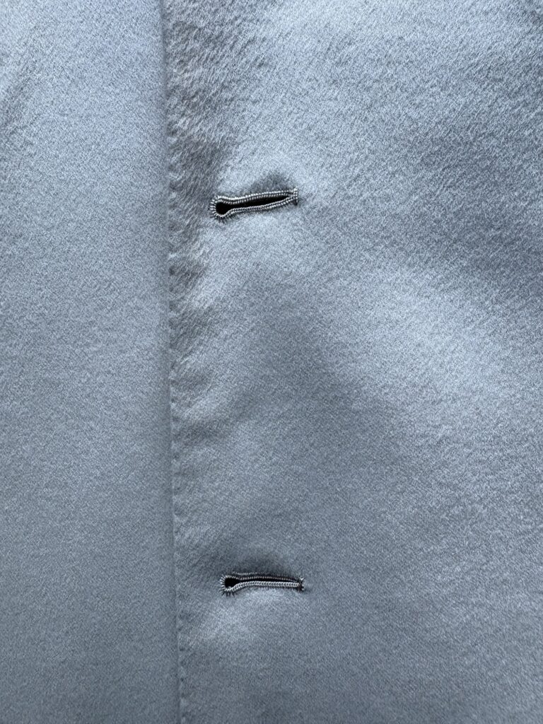 Kiton ホワイトカシミヤフランネルジャケット　ボタンホール