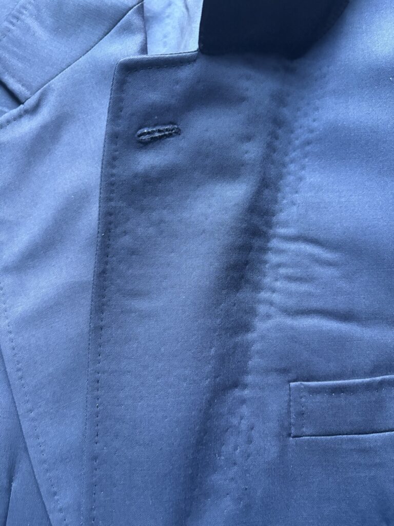 Brioni ネイビーブレザー　ラペル裏