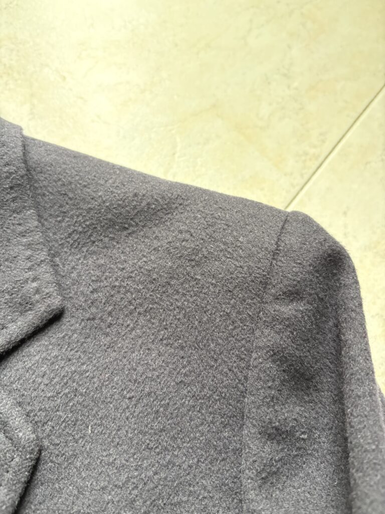 ローマのサルトリア G.VIGLIANTI ネイビーフランネルブレザー　肩周り