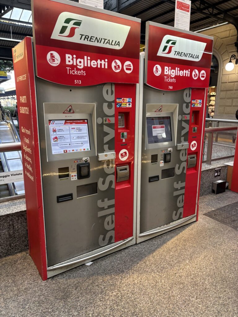 イタリアの鉄道　Trenitaliaの自動券売機