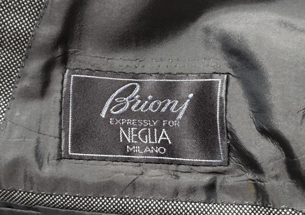Brioni（ブリオーニ／イタリア・ローマ／ペンネ）の私物ジャケットのロゴ