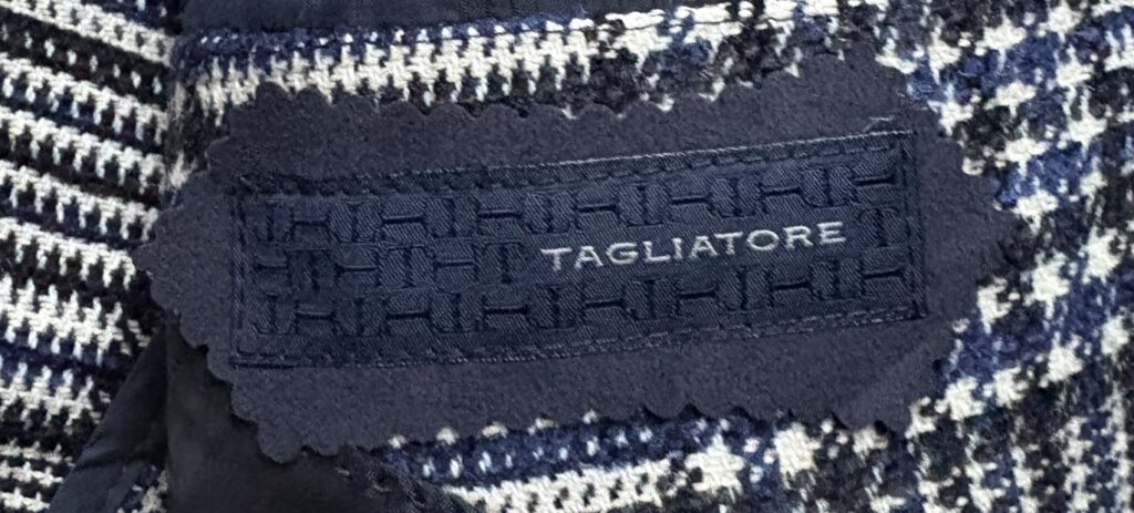 Tagliatore　タリアトーレの私物ジャケットのロゴ
