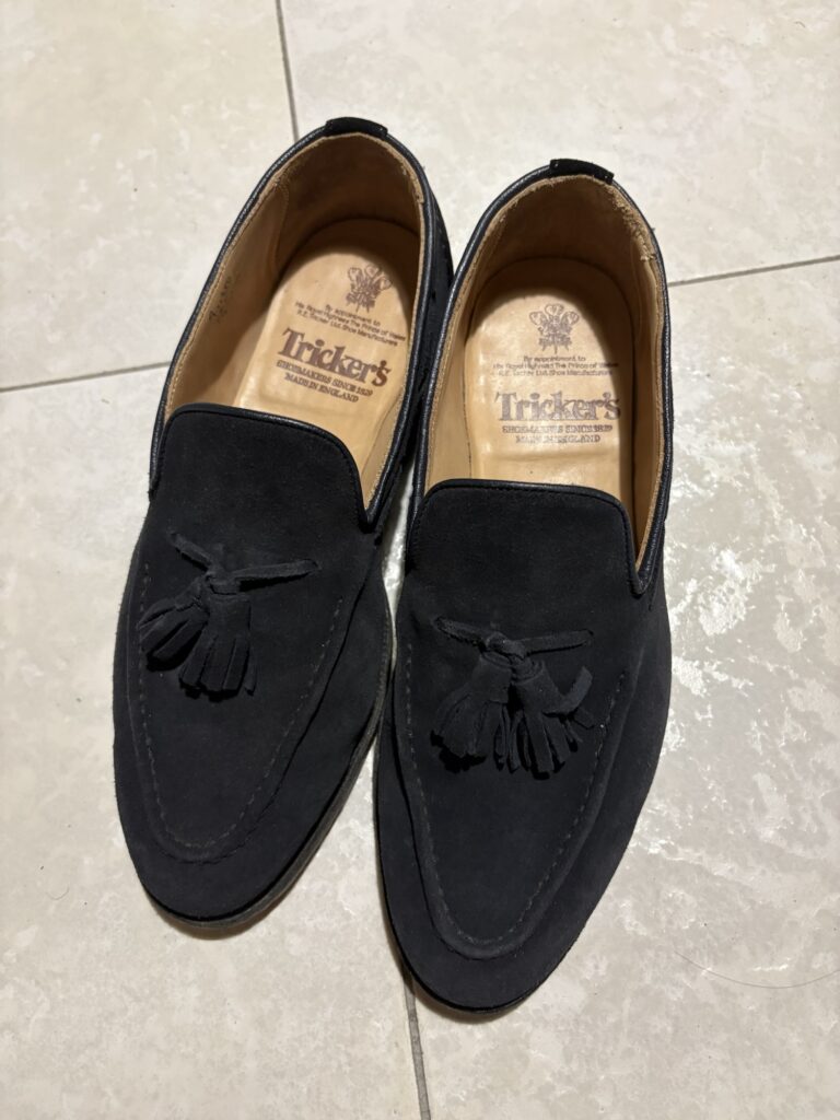 Tricker's タッセルローファー スエード