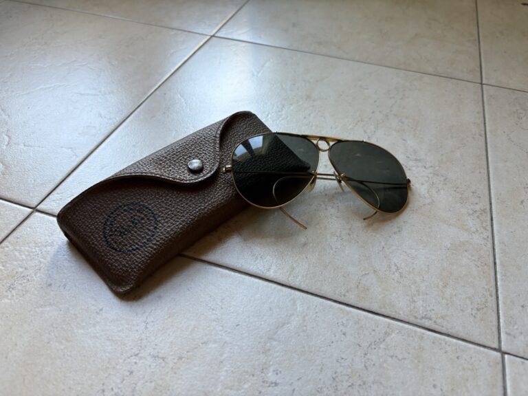 実用が生んだ形｜ボシュロム製 Ray-Ban SHOOTERと金張りのフレーム