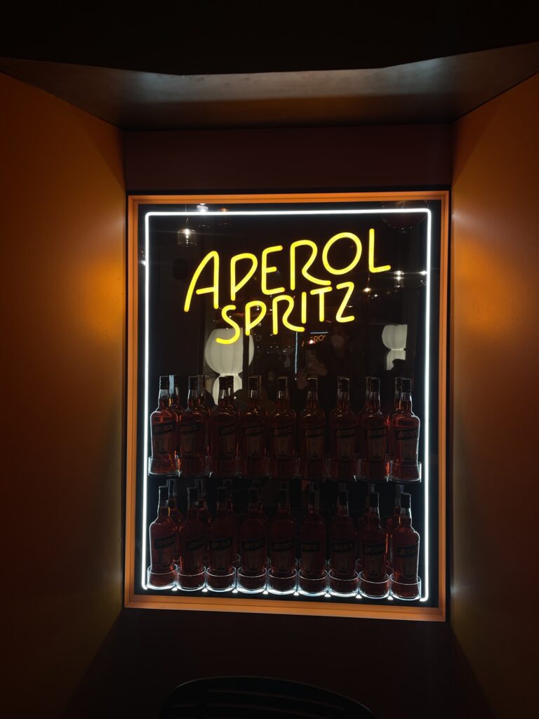 Aperol spritzの看板